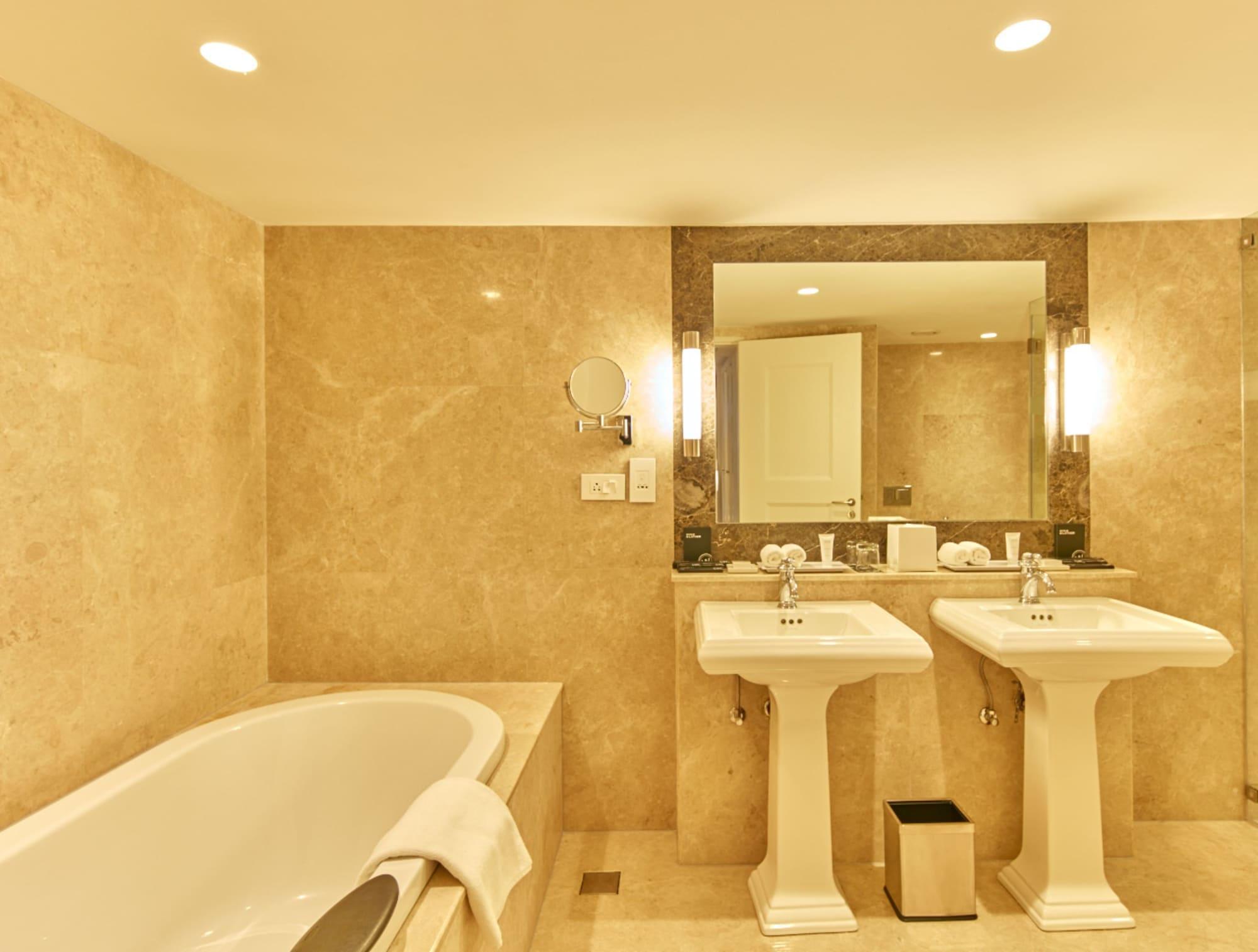 The Waverly Hotel & Residences Bangalore Ngoại thất bức ảnh