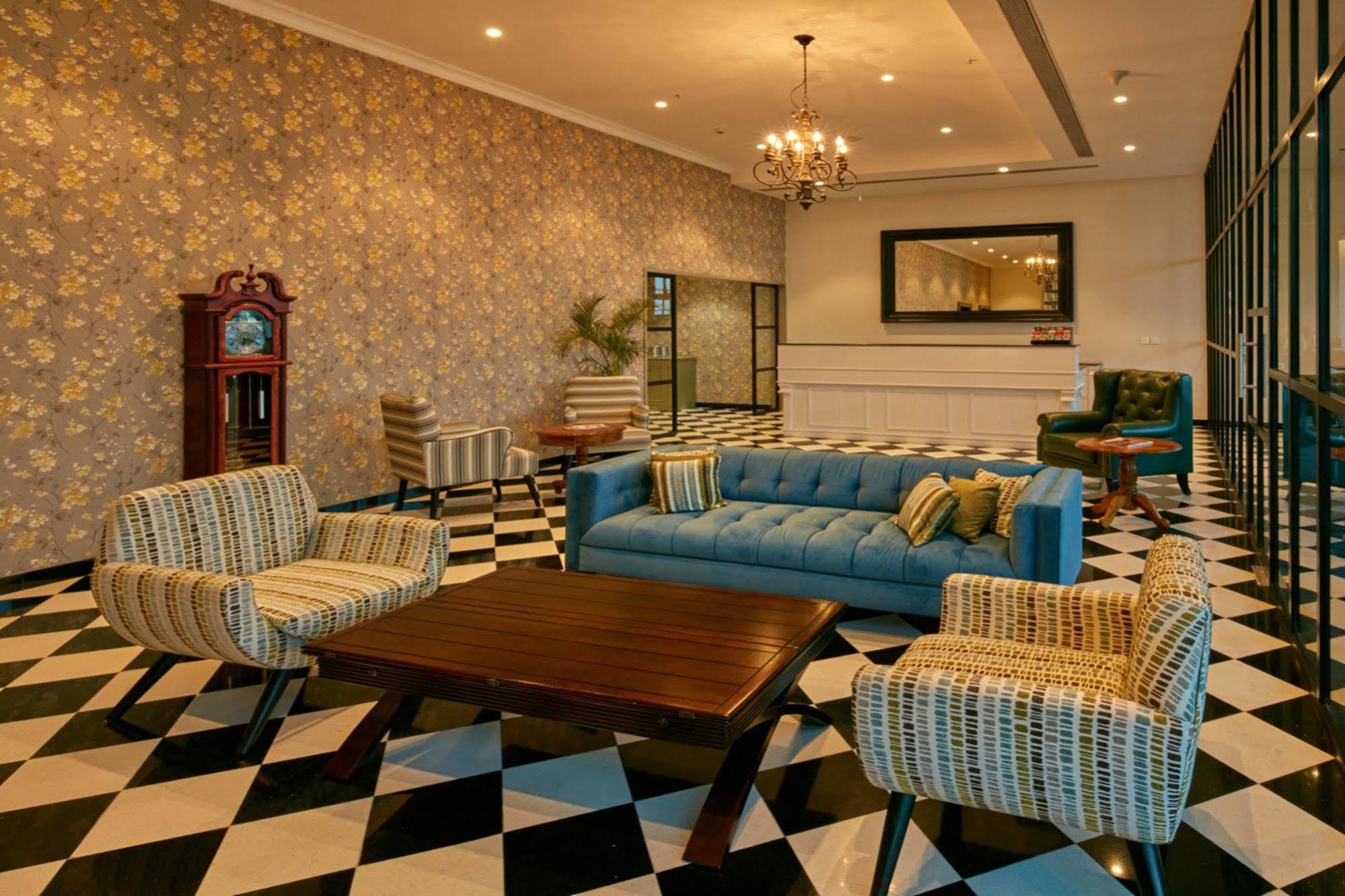 The Waverly Hotel & Residences Bangalore Ngoại thất bức ảnh